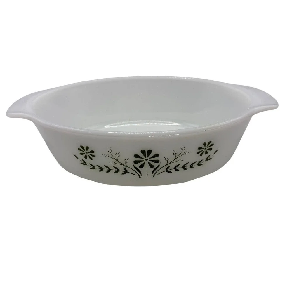 Vintage‎ Milk Glass Baking Dish Made in USA Oven Safe White Round Casserole Lid